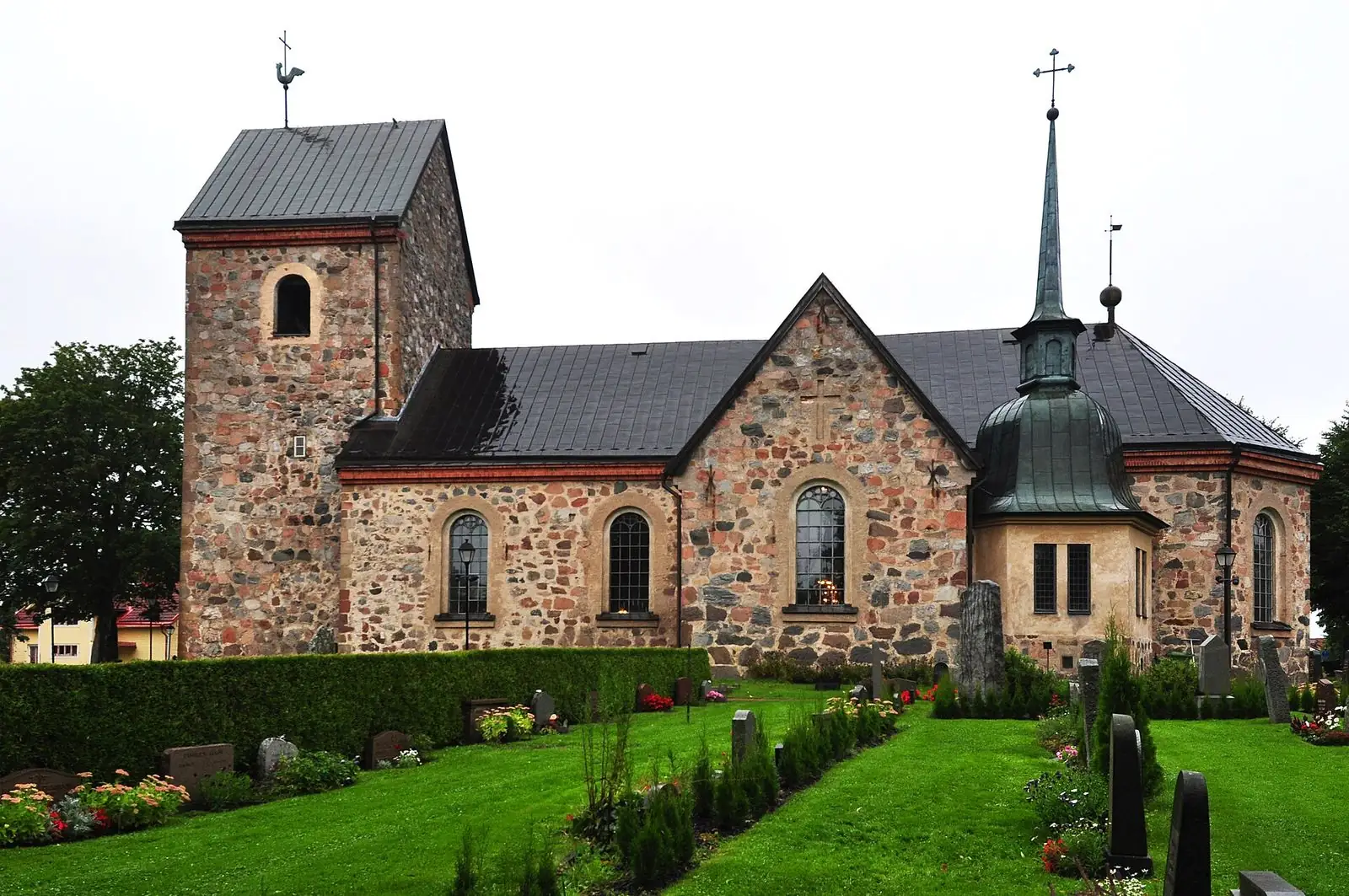 Vallentuna kyrka en sommardag