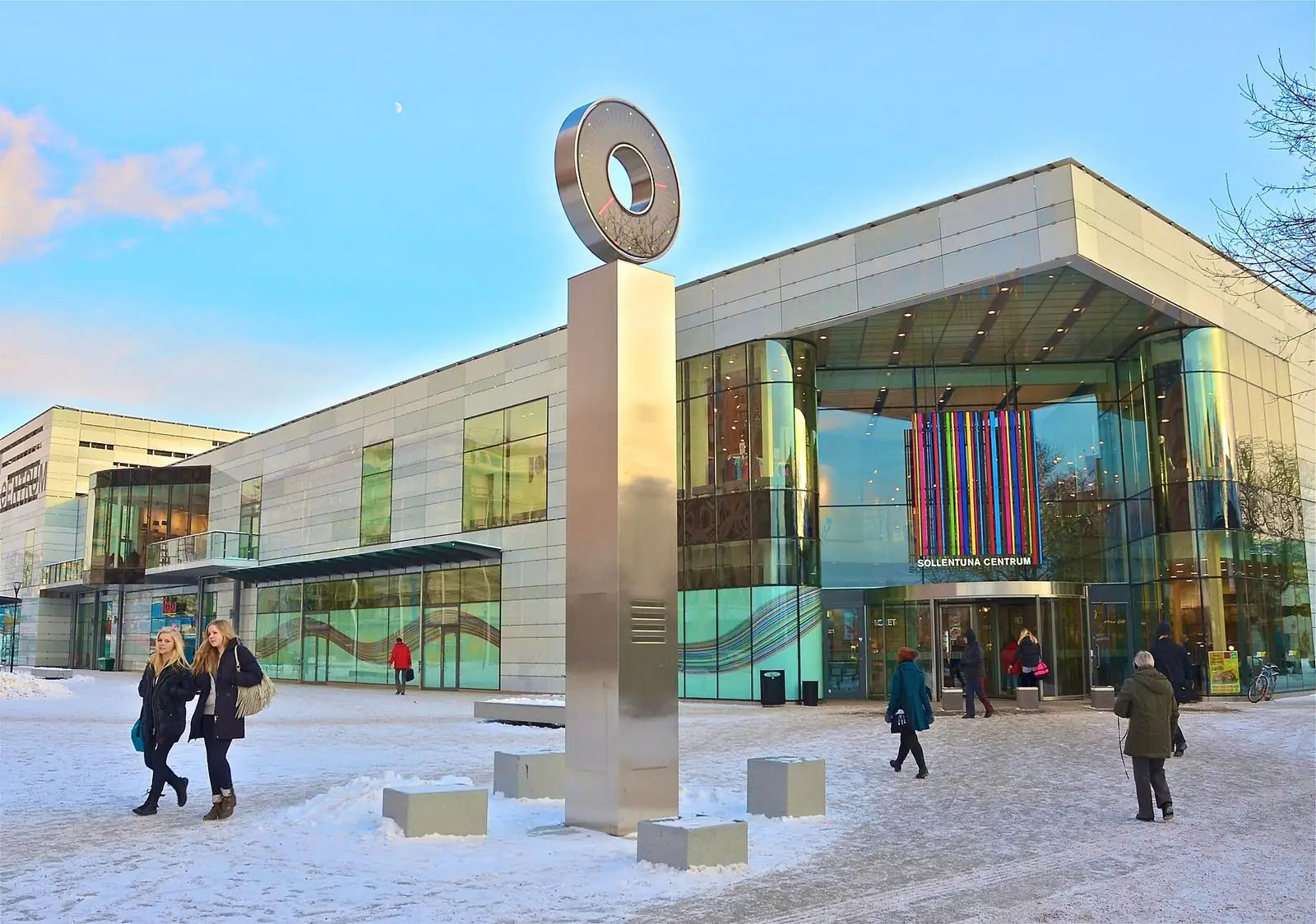 Entrén till Sollentuna centrum