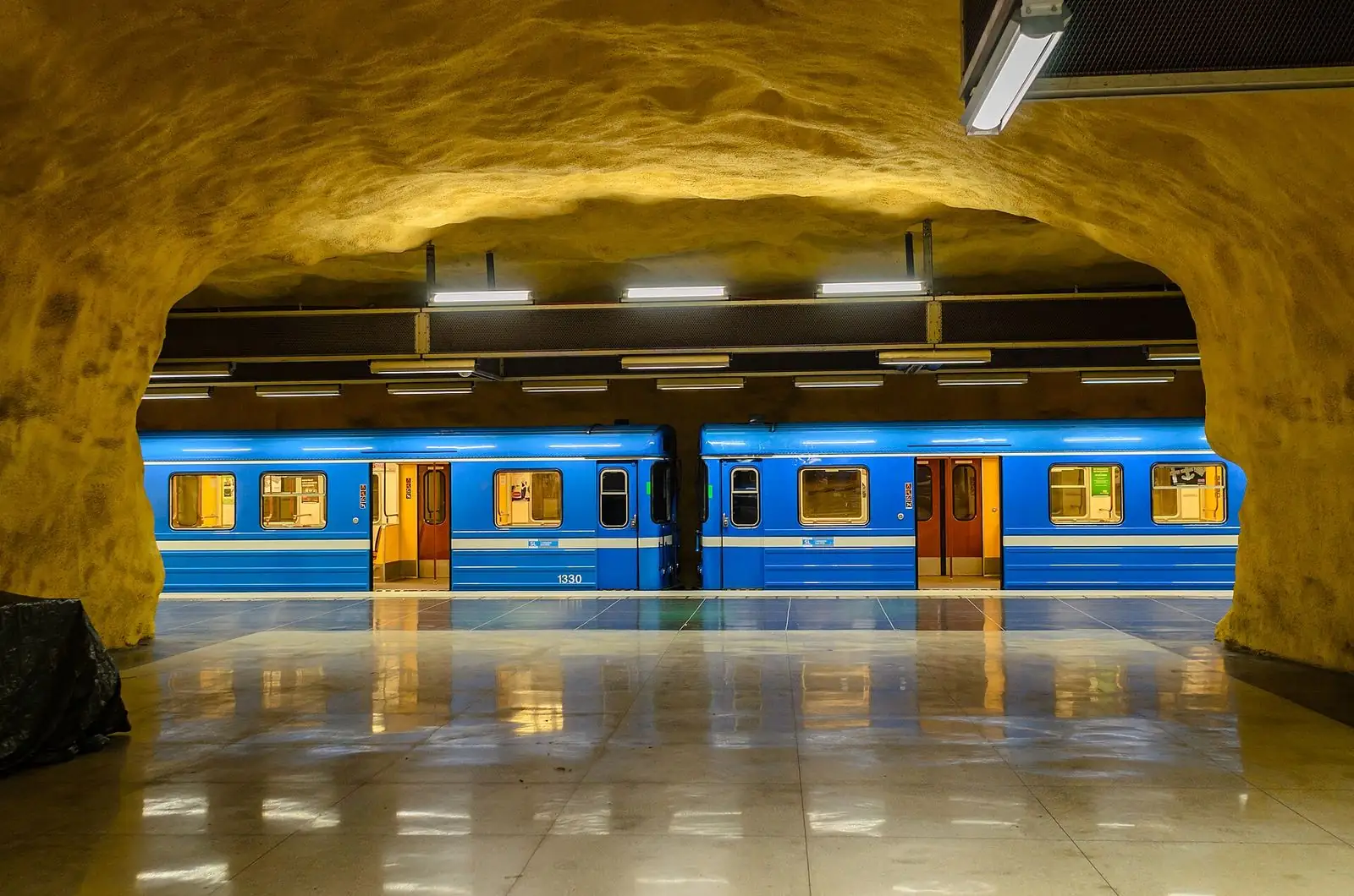 Akallas tunnelbanestation