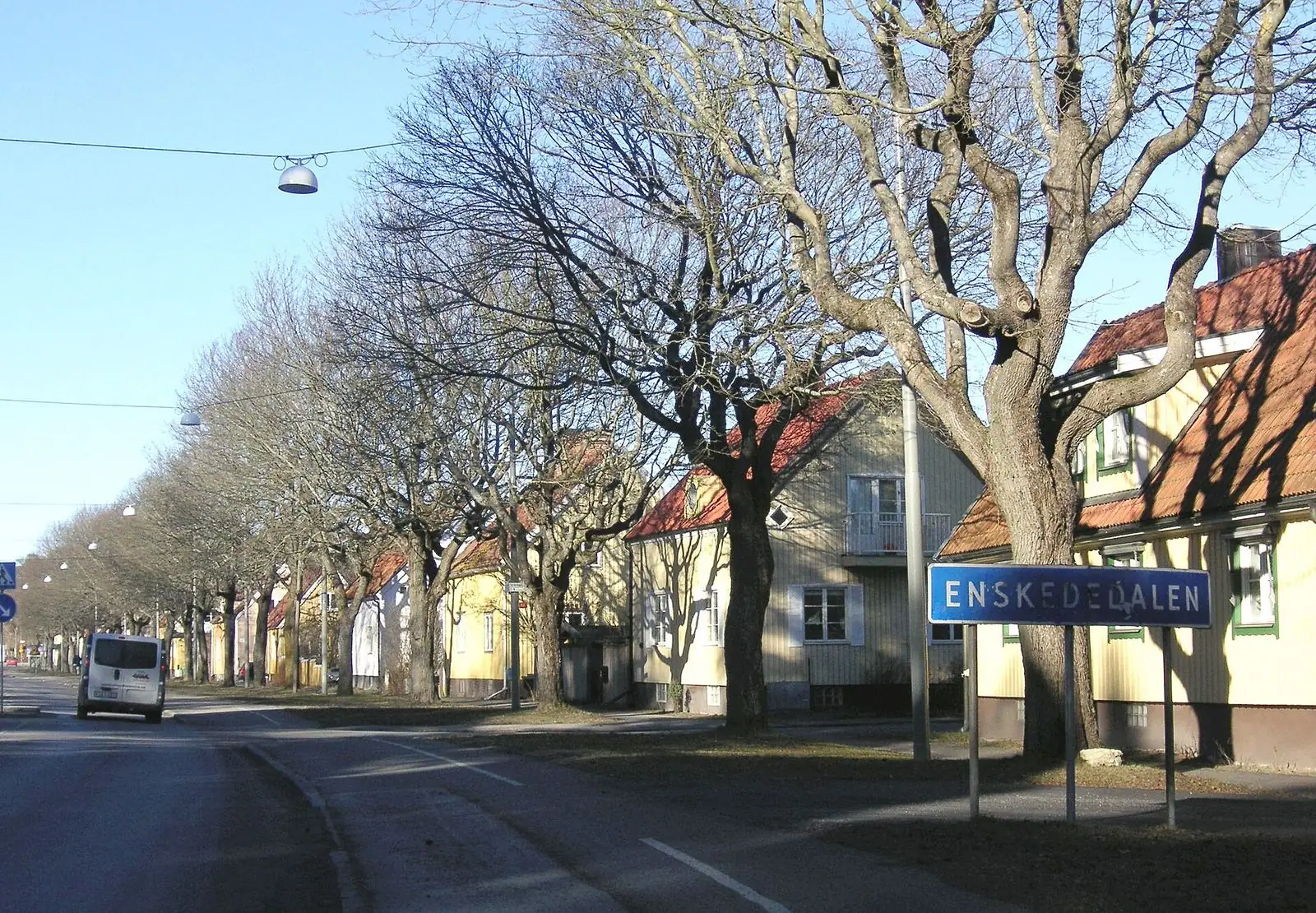 Allé i Enskededalen