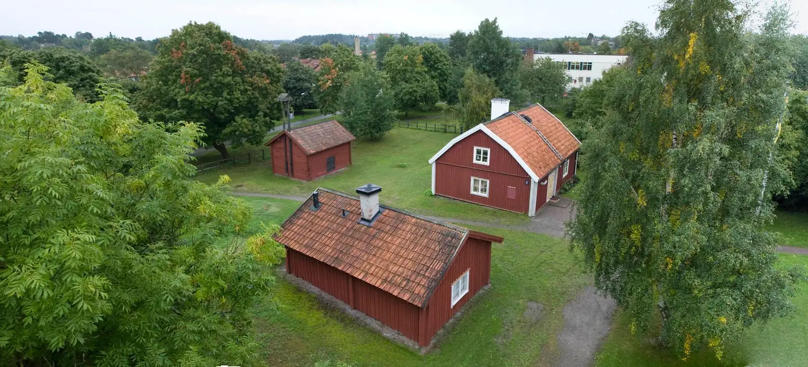 Röda hus i Nälsta