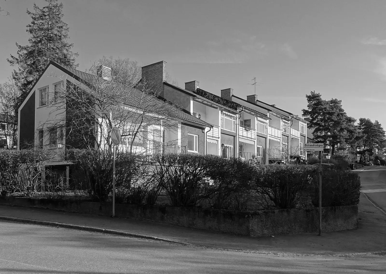 Radhus längs Vivstavarvsvägen