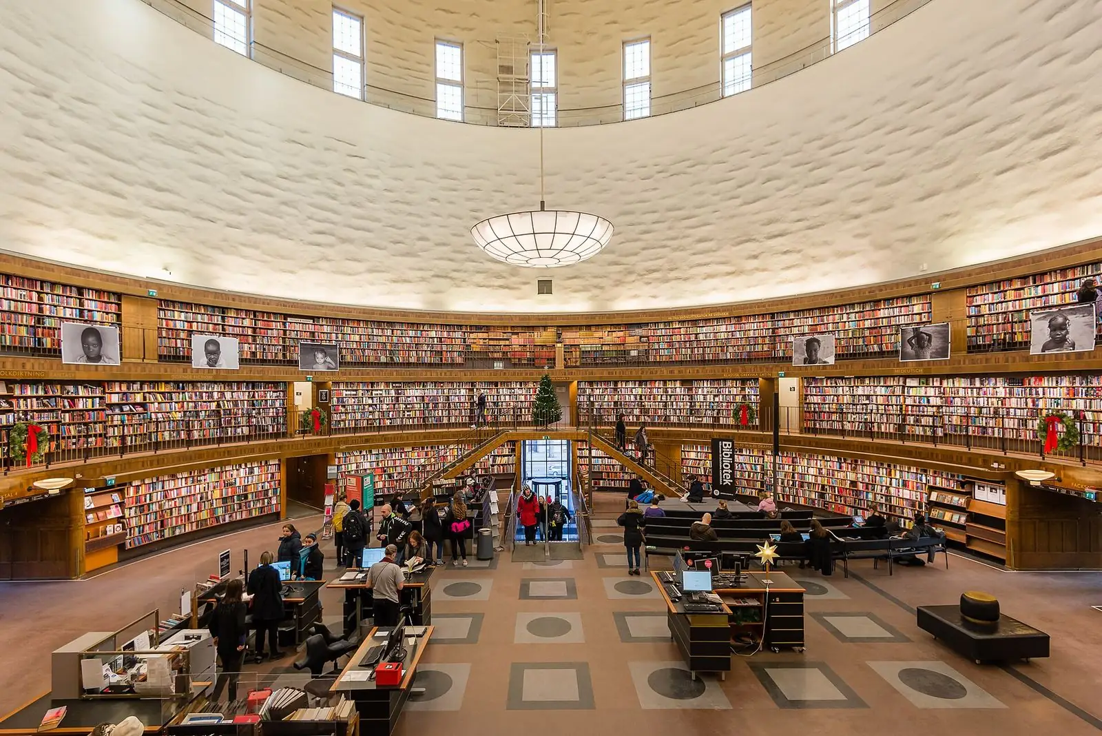 Den runda bokhallen i Stockholms stadsbibliotek