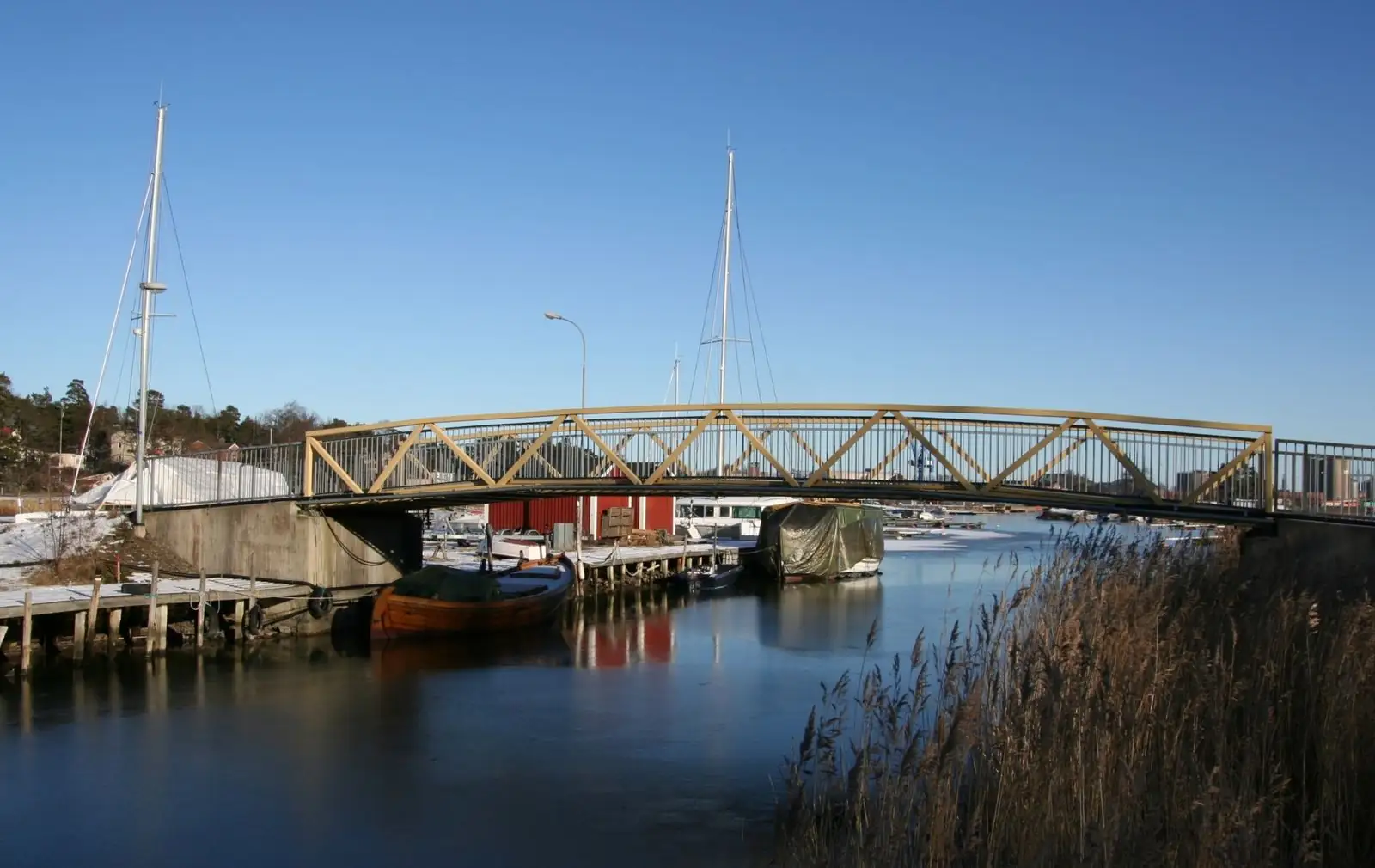 Småbåtshamn och bro i Oxelösund