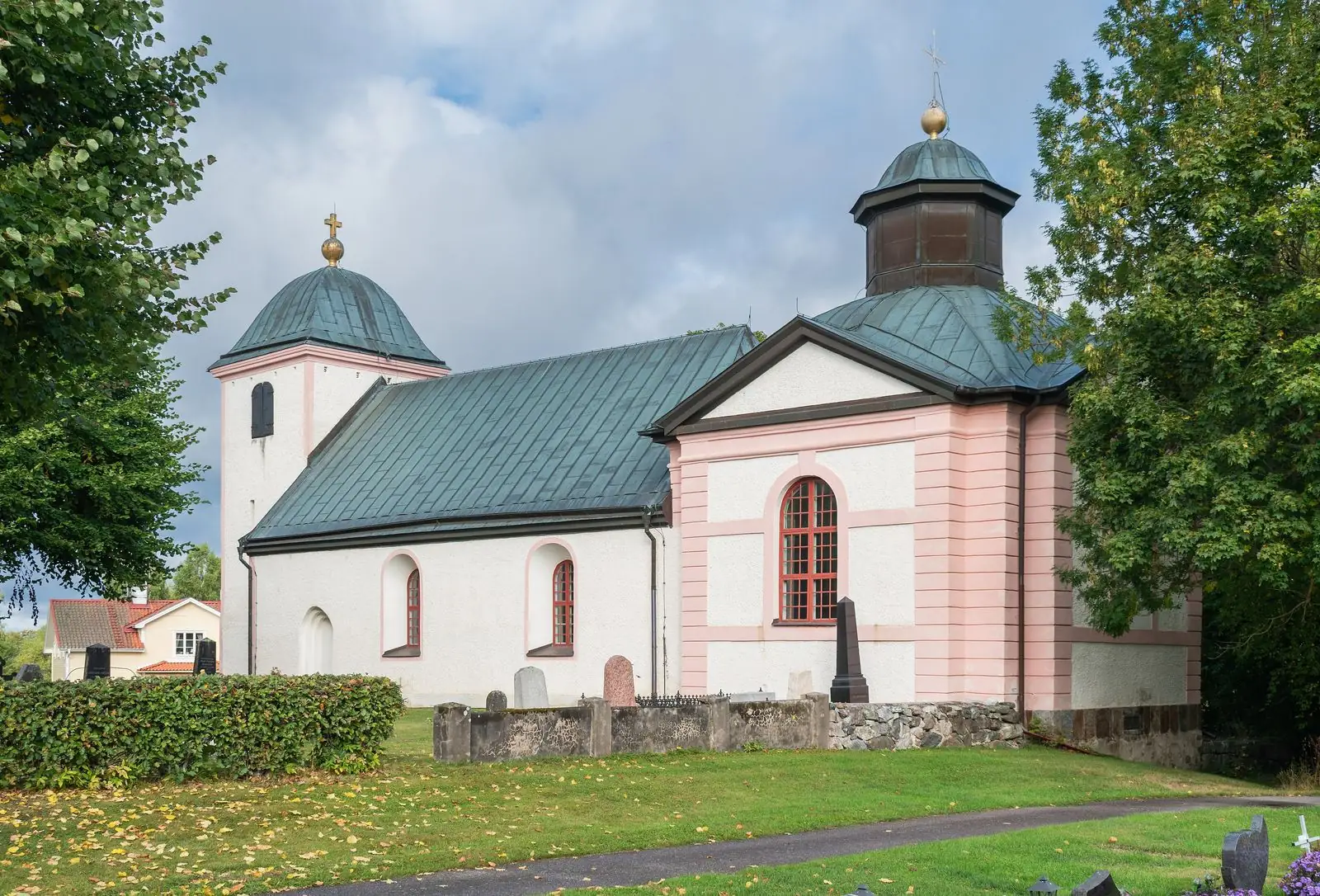 Flens kyrka en sommardag