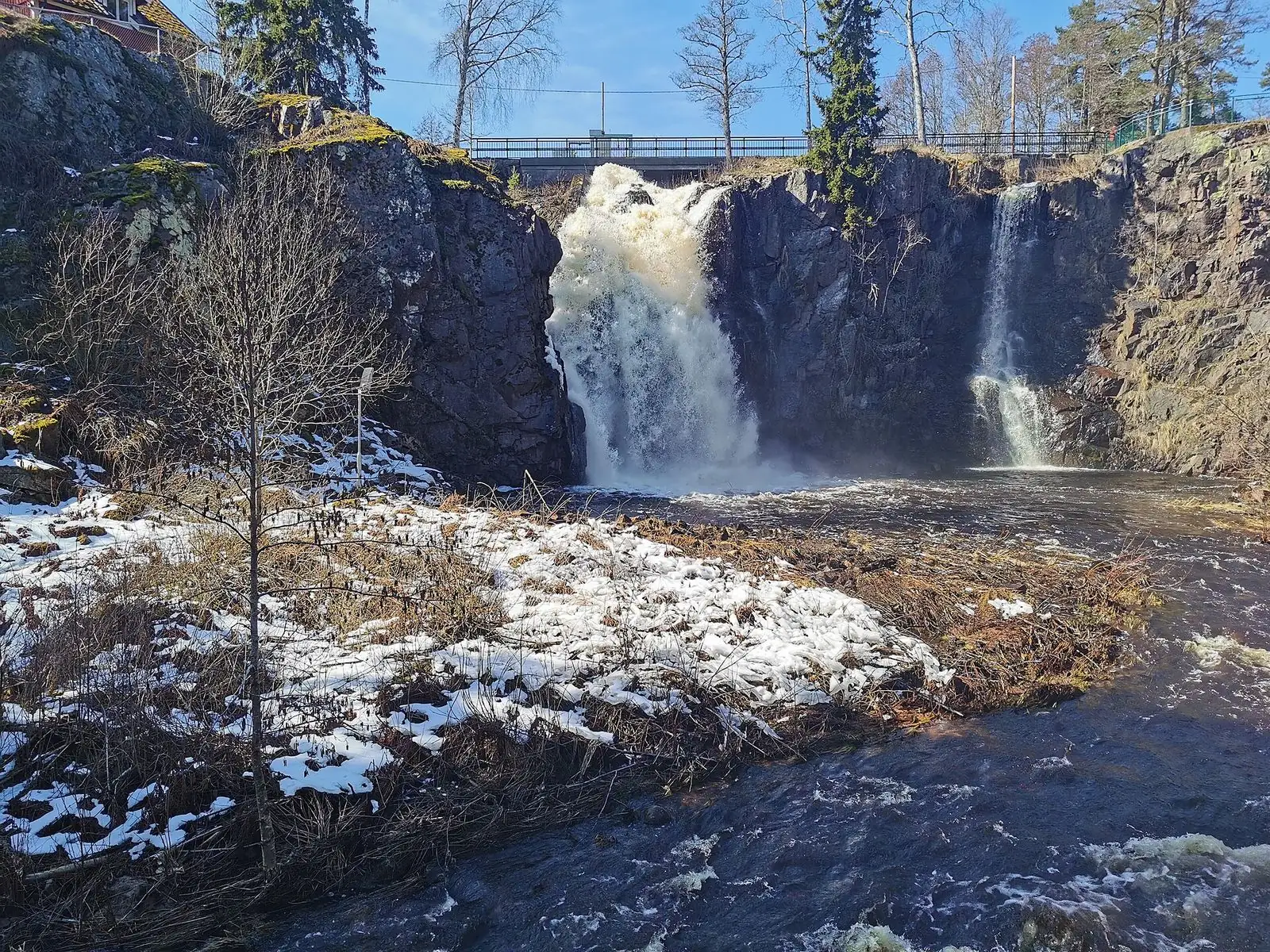 Stalpets vattenfall från sidan