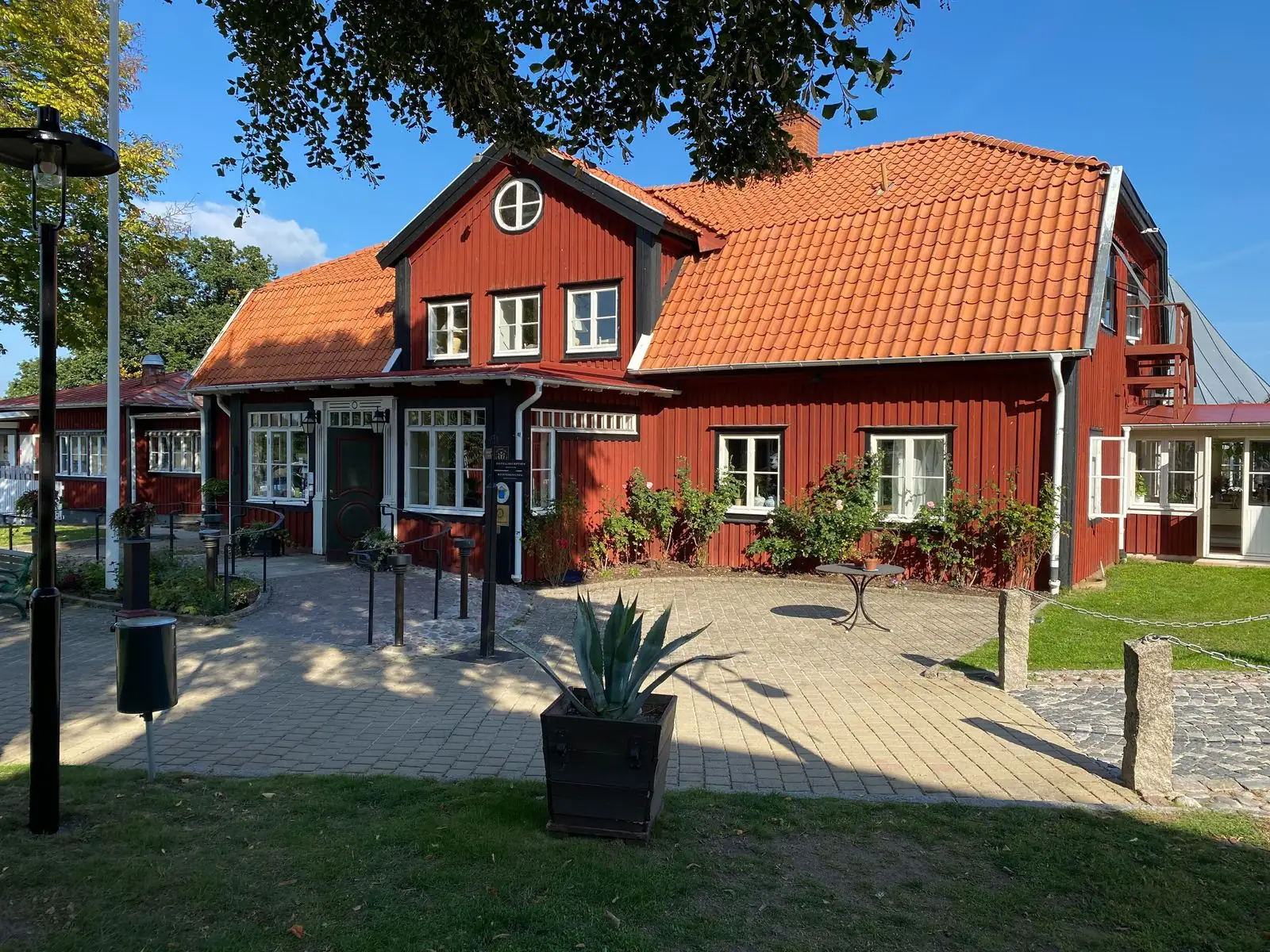 Rött trähus i Torsås