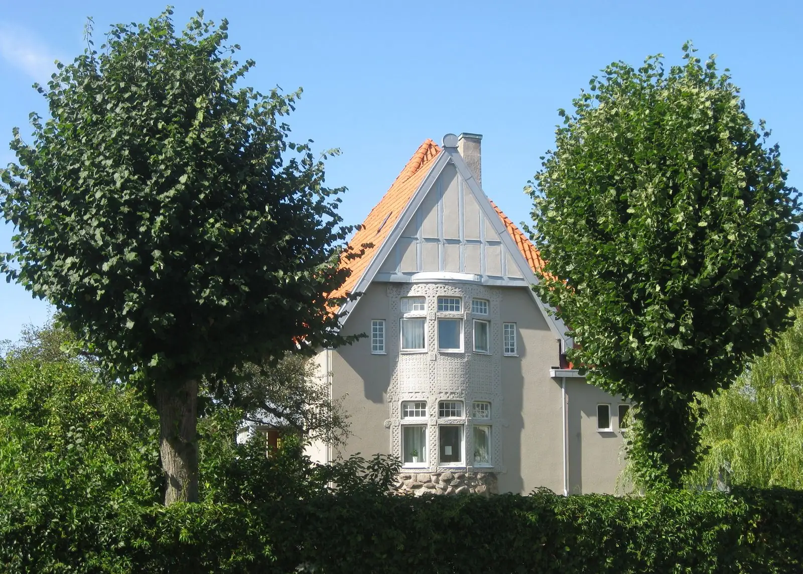 Villa bland träd i Bellevue