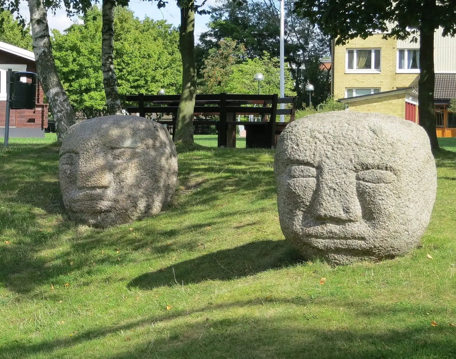 Skulpturer i en park i Gullviksborg