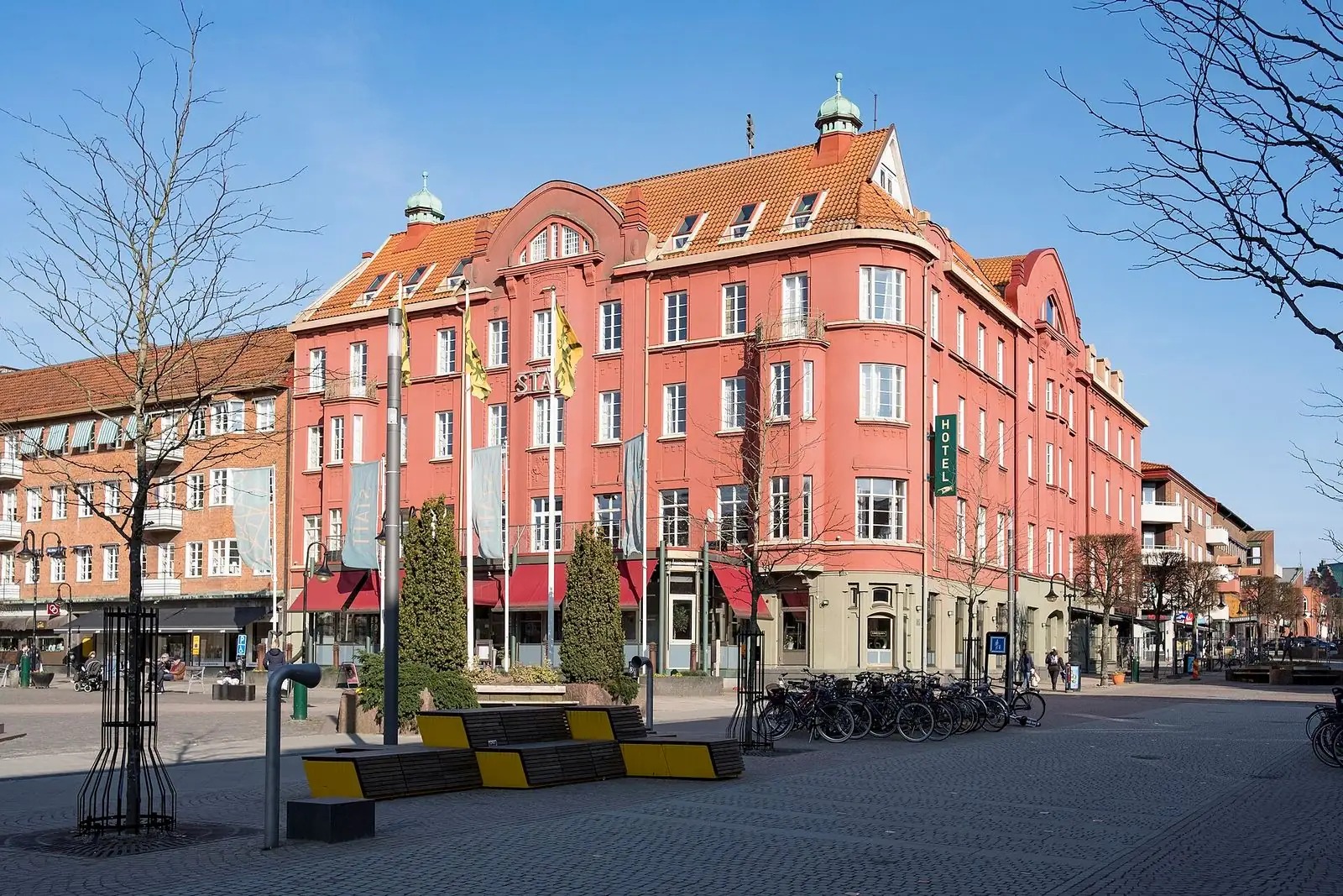 Röda byggnader i Hässleholm