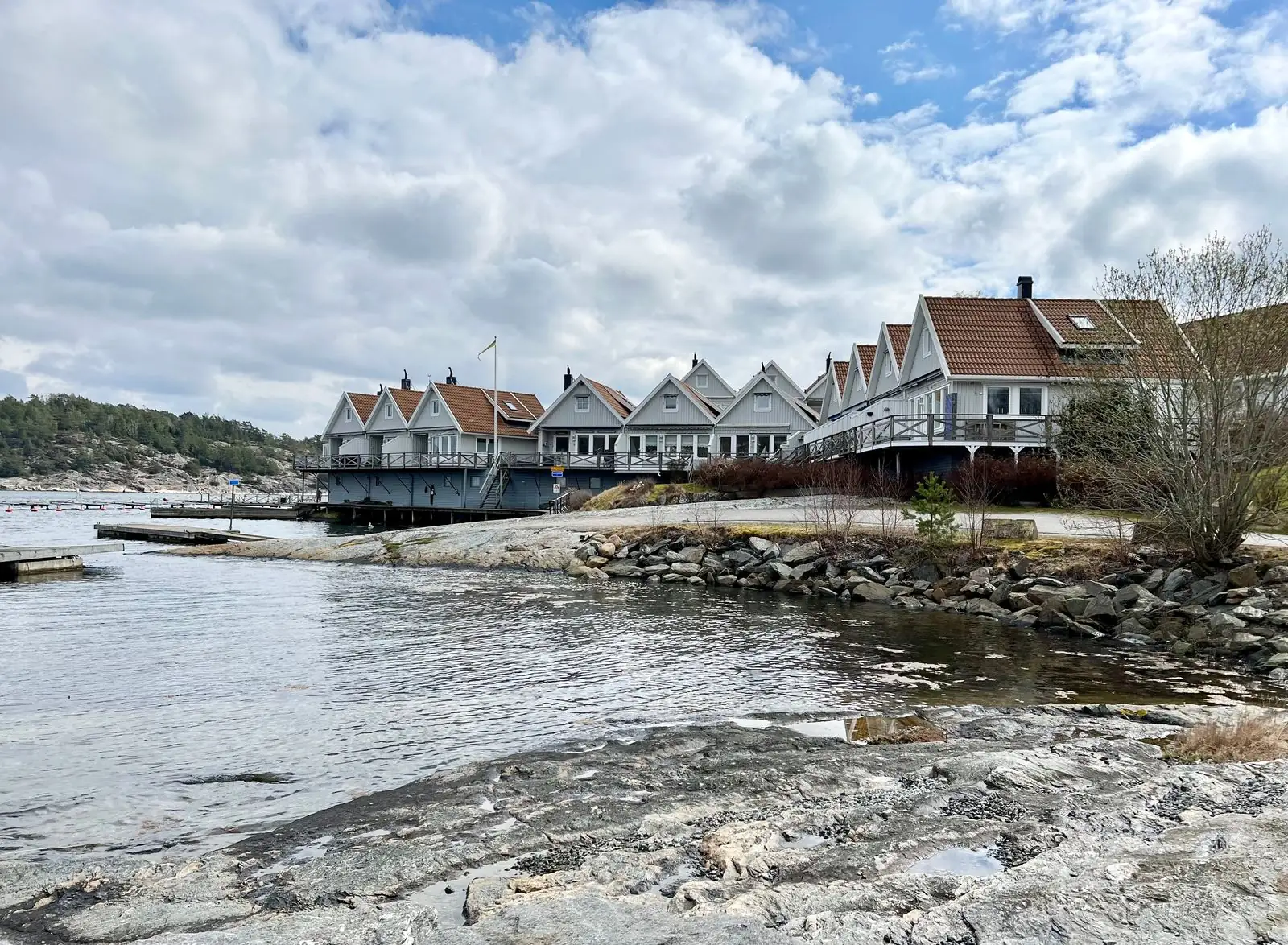 Hus vid vattnet i Stenungsund