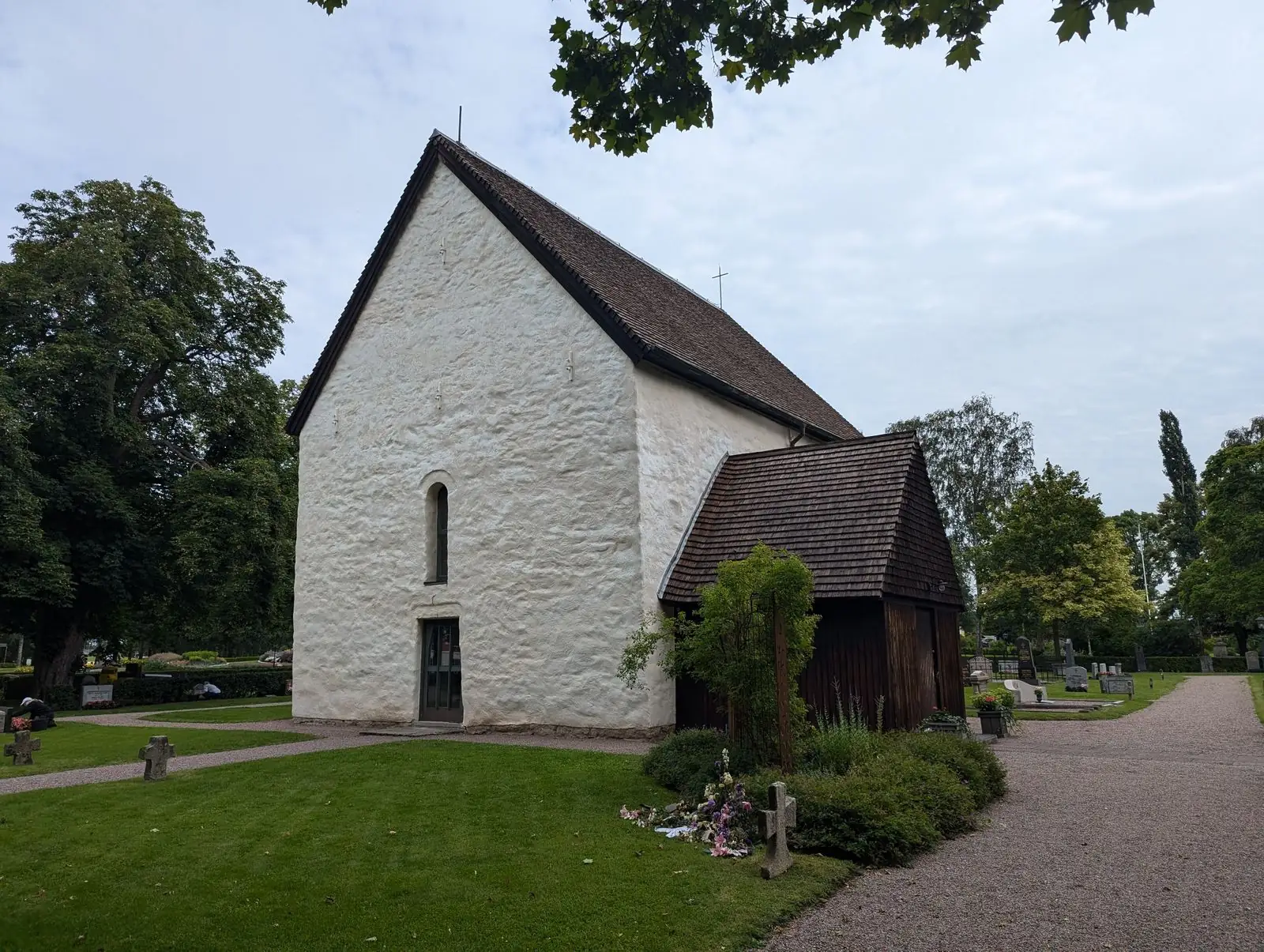 Gammal stenkyrka i Götene