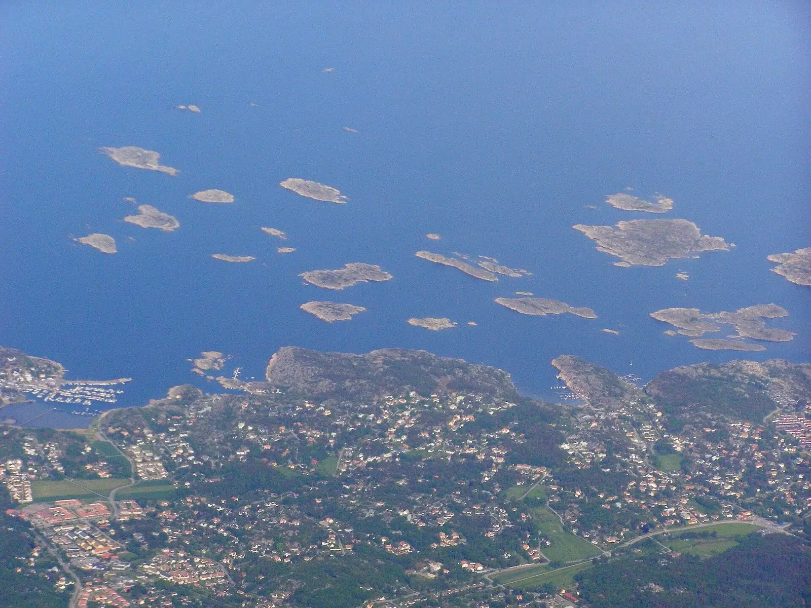 Flygbild över kusten vid Billdal