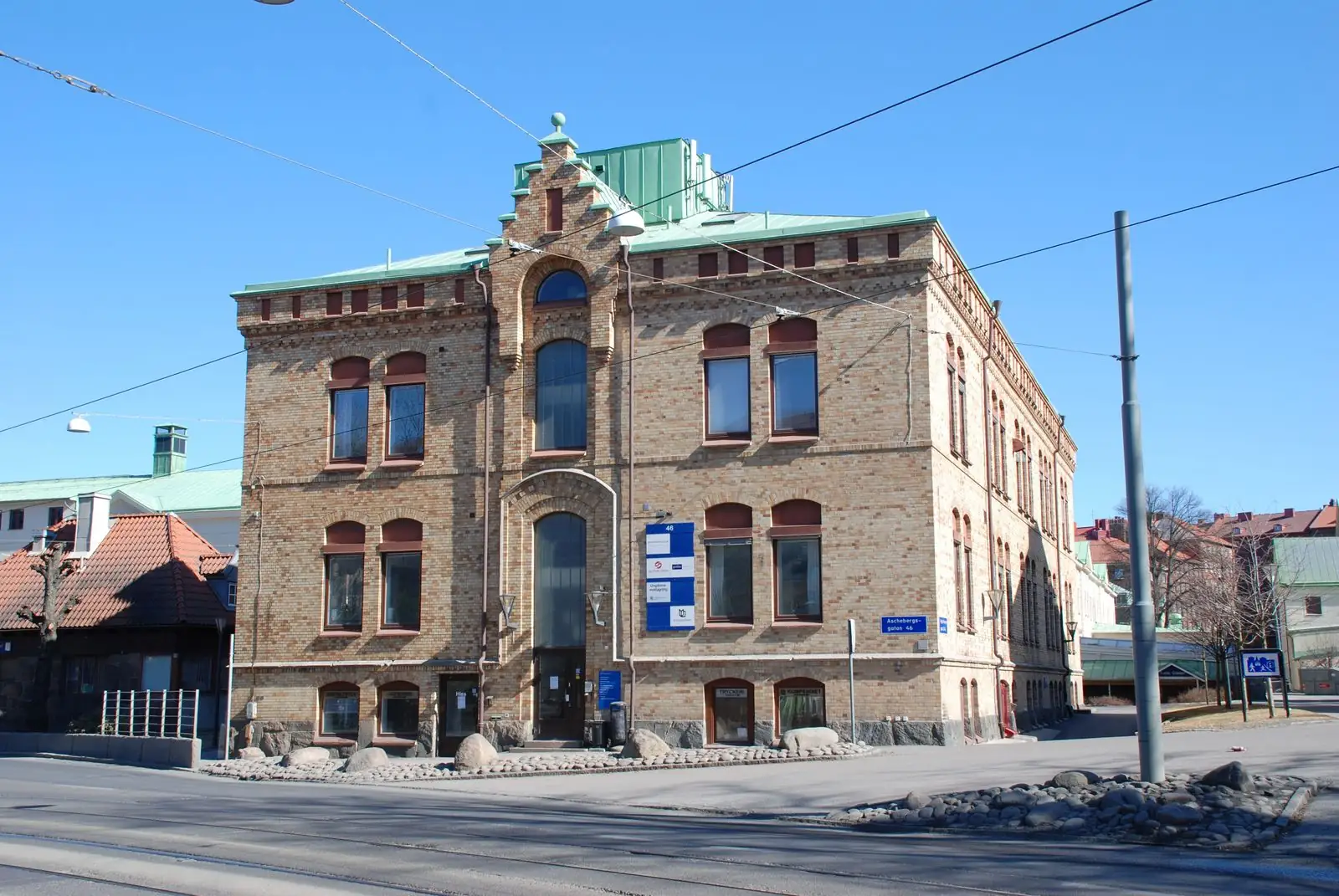 Gult stenhus vid Aschebergsgatan i Johanneberg