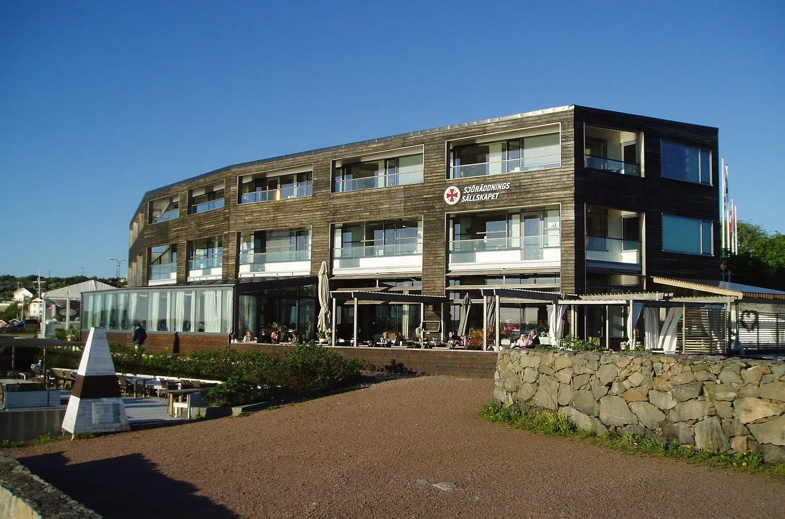Hus vid vattnet i Långedrag