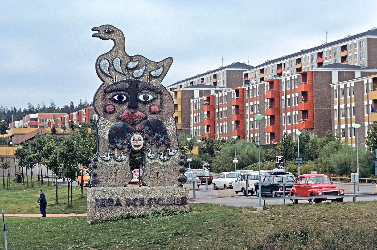 Skulpturen Beda och svanen i Lövgärdet