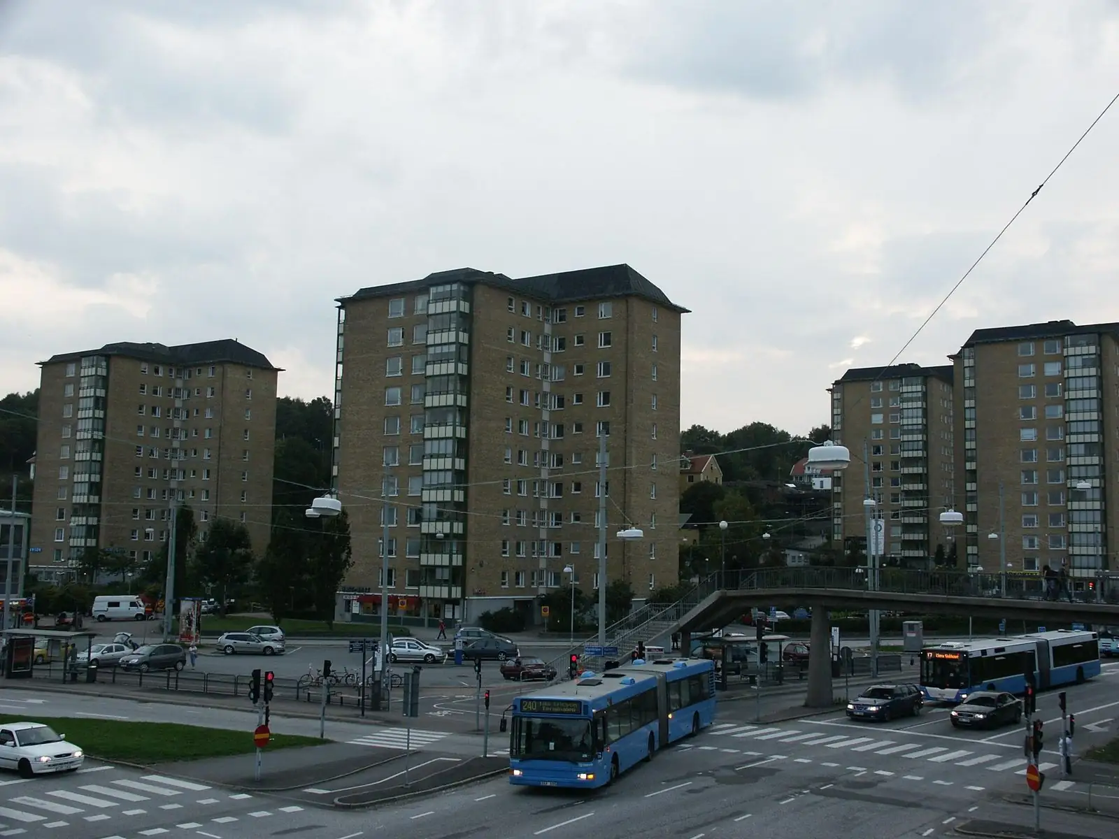 Vågmästareplatsen med höghus och spårvagn
