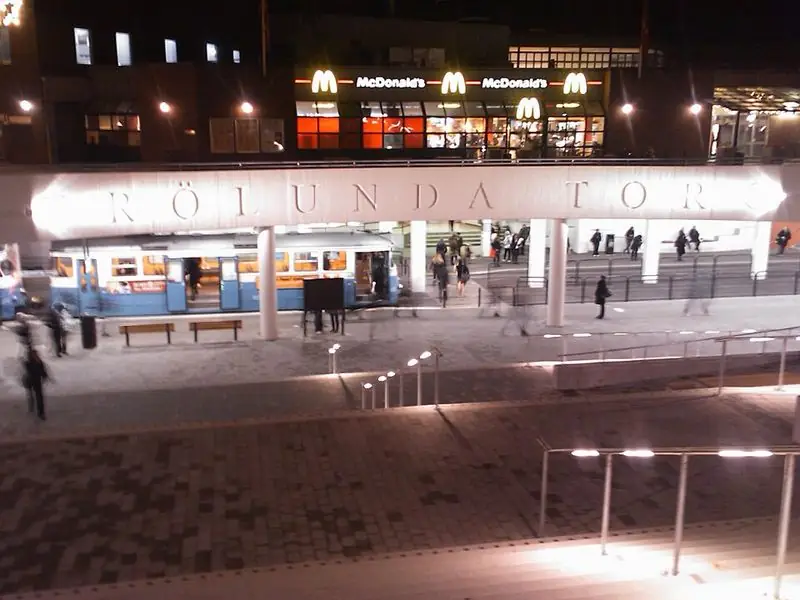 Frölunda torg en kväll