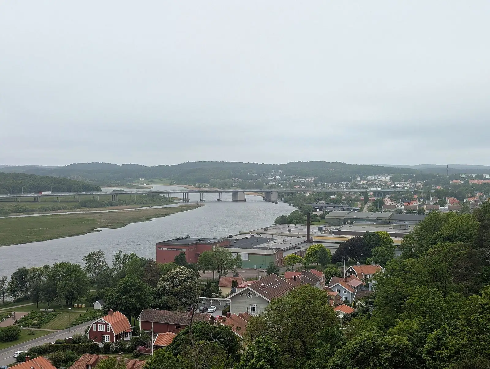 Utsikt över Kungälv och Göta älv