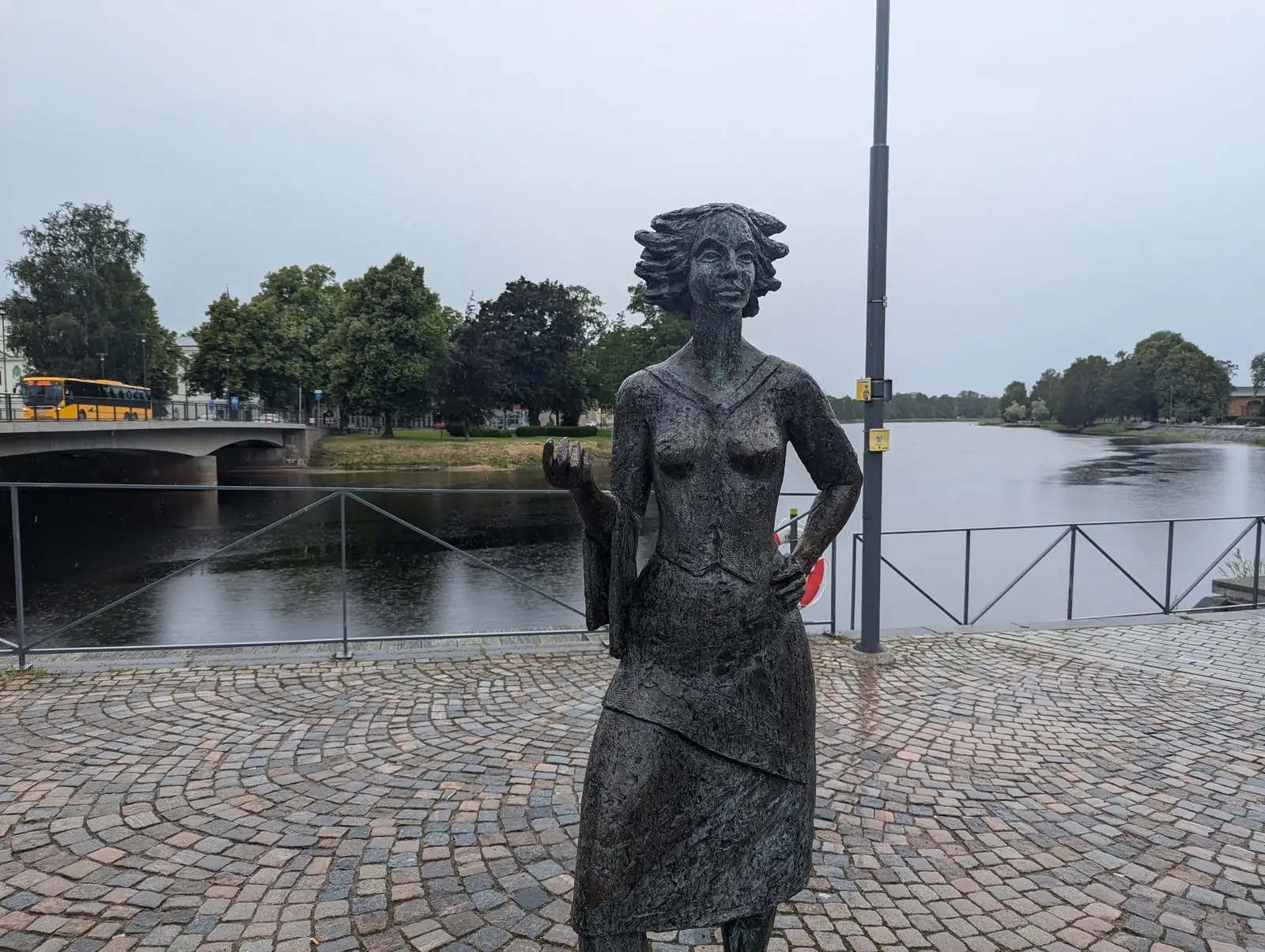 Statyn Sola i Karlstad vid Klarälven