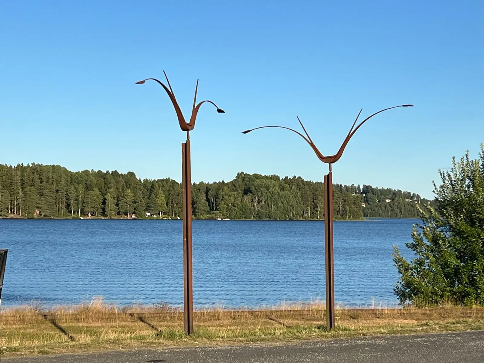 Skulpturen Flyn vid Norasjön