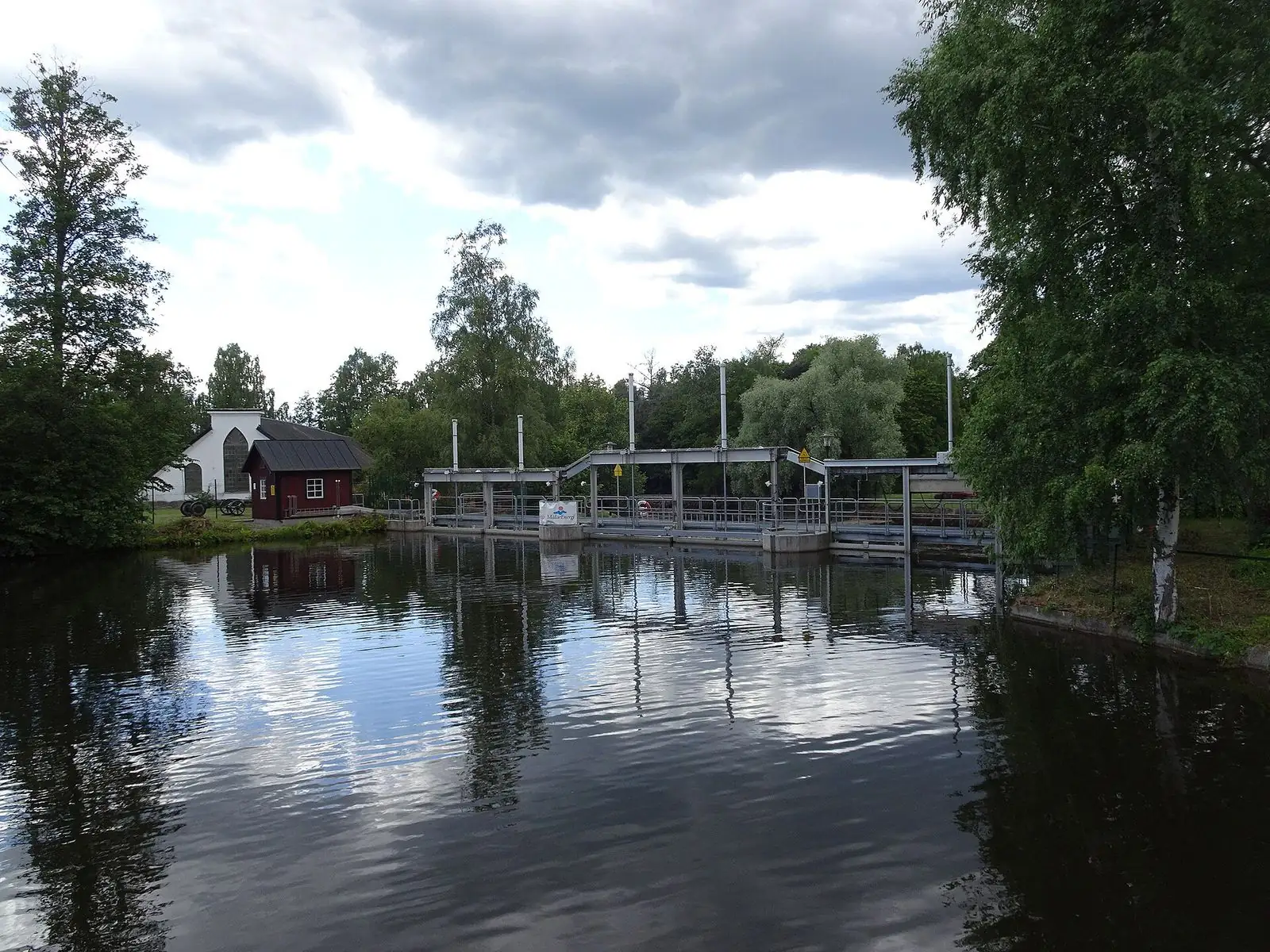 Dammen i Kolbäcksån i Surahammar