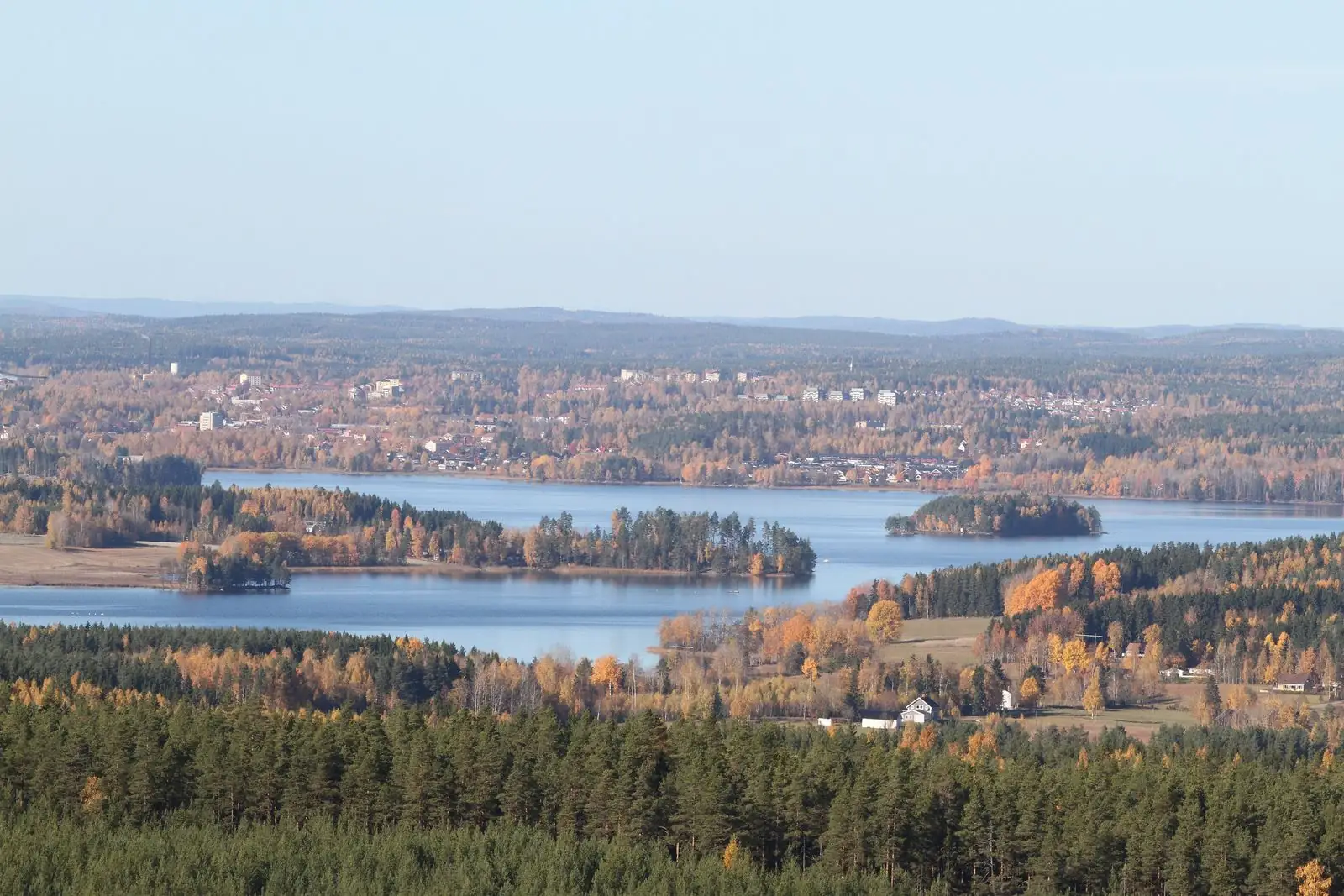 Fagersta och sjön Stora Aspen sett från Landsberget