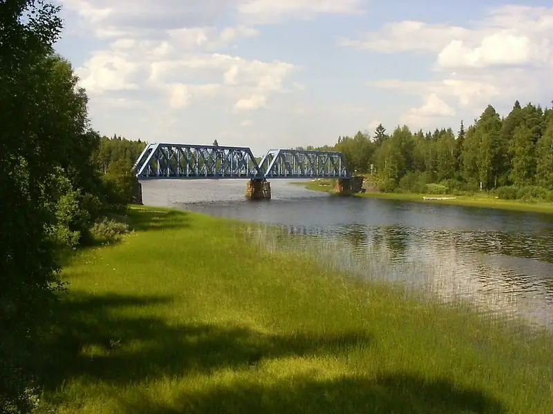 Västerdalälven vid Vansbro med järnvägsbron