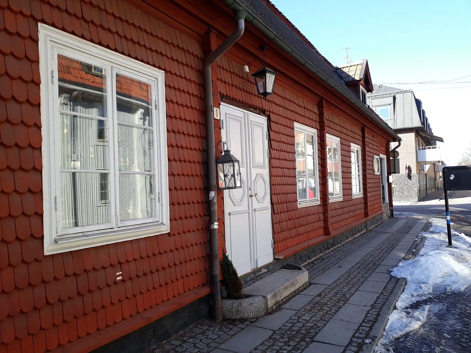 Rött trähus i Hedemora