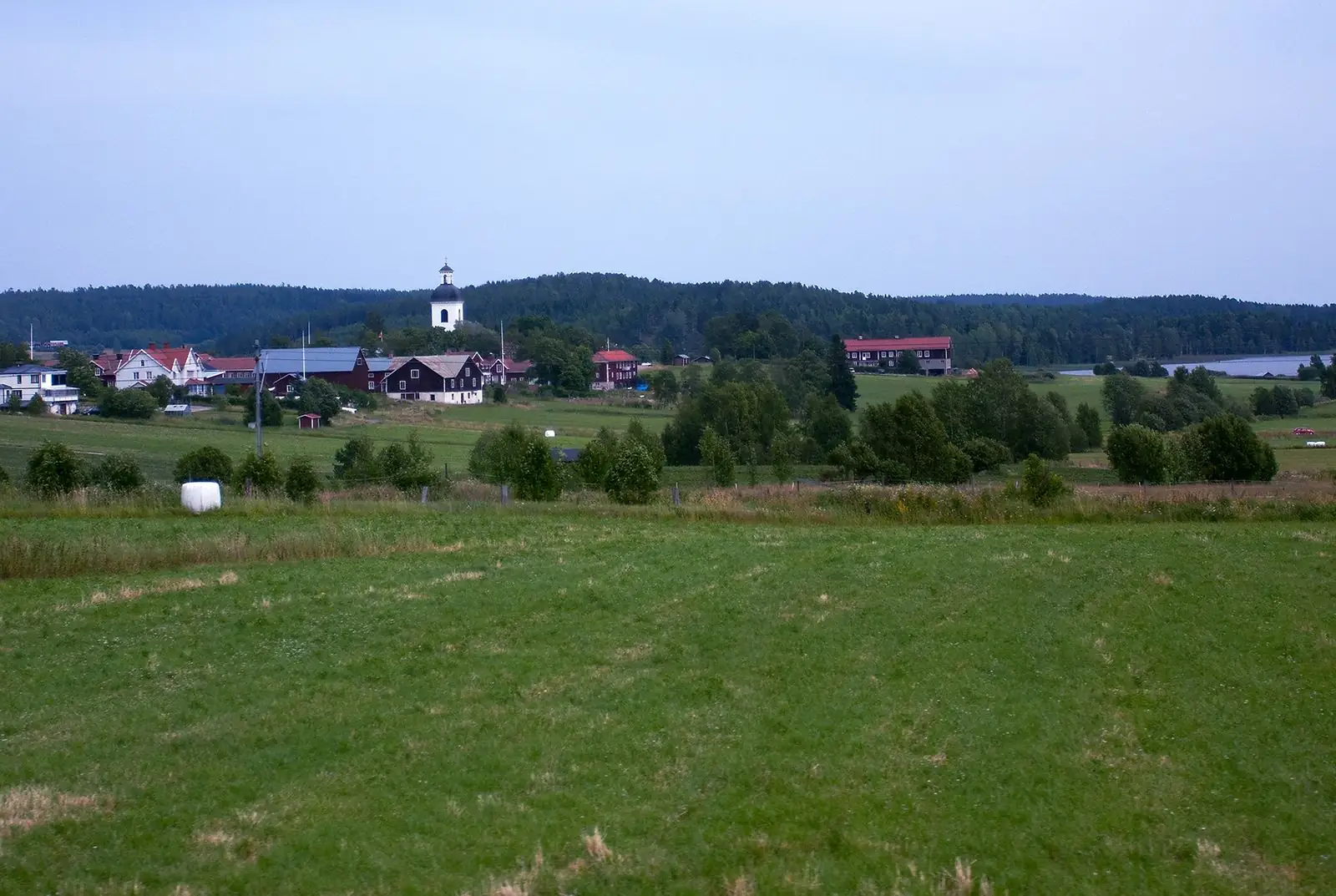 Bergsjö och kyrkan i landskapet