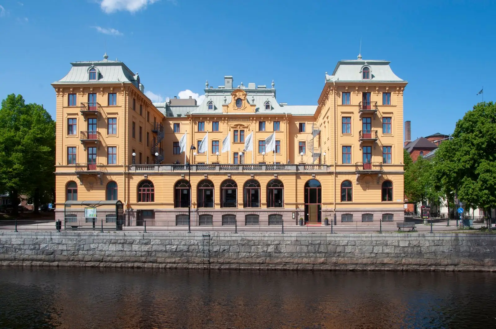 Gävle teater vid Gavleån