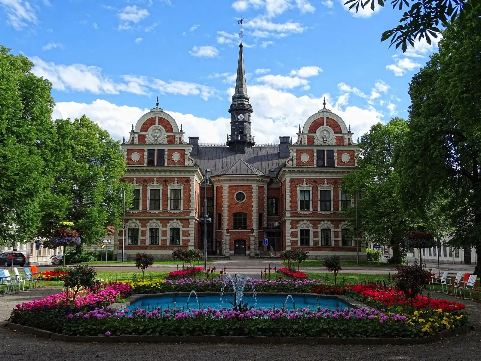 Rådhuset och parken i Söderhamn