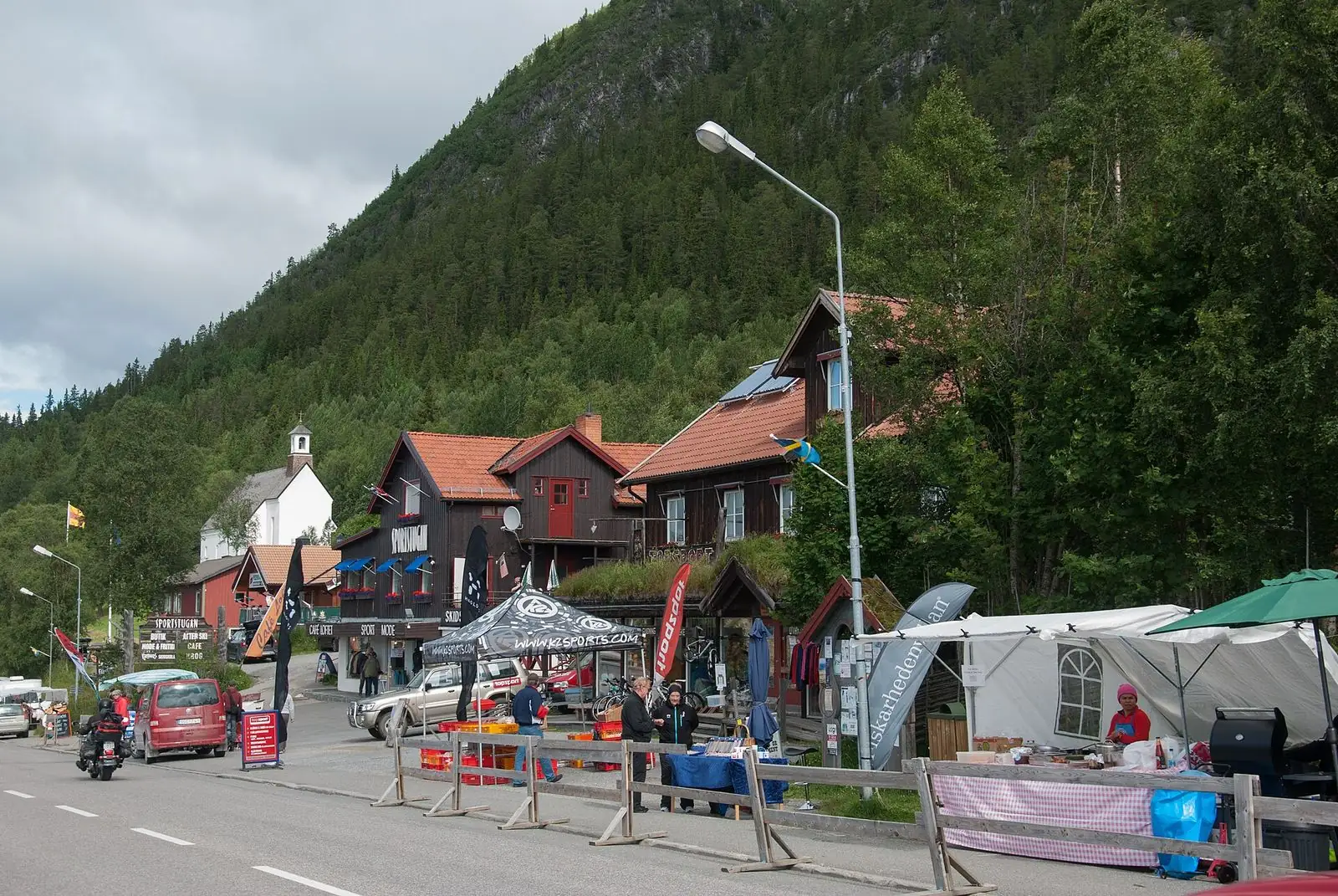 Gatan genom Funäsdalen