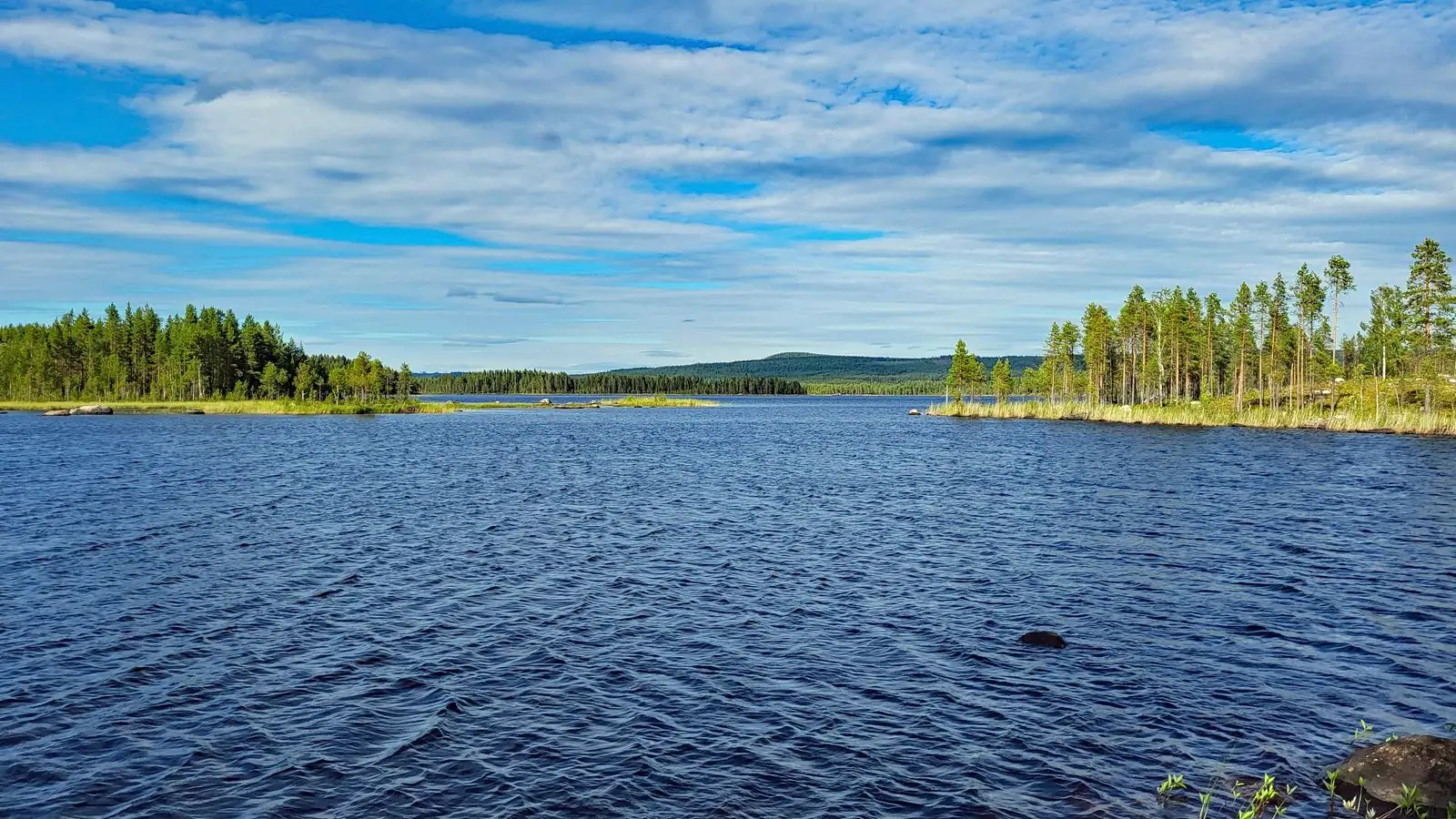 Sjö i Norsjö en klar dag