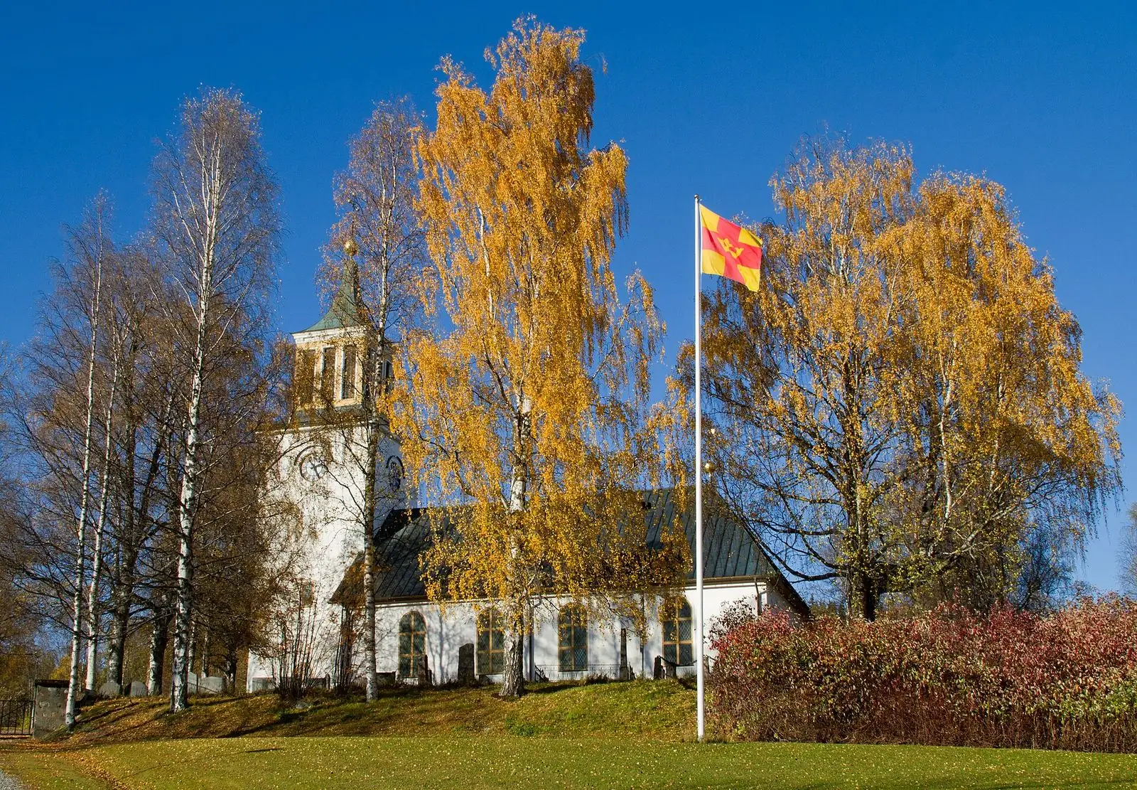 Dorotea kyrka på hösten